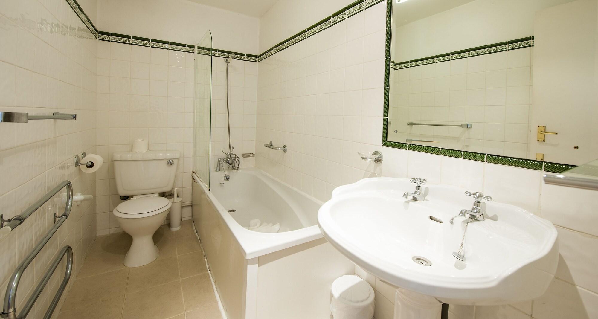 Albany Lions Hotel Истборн Екстериор снимка