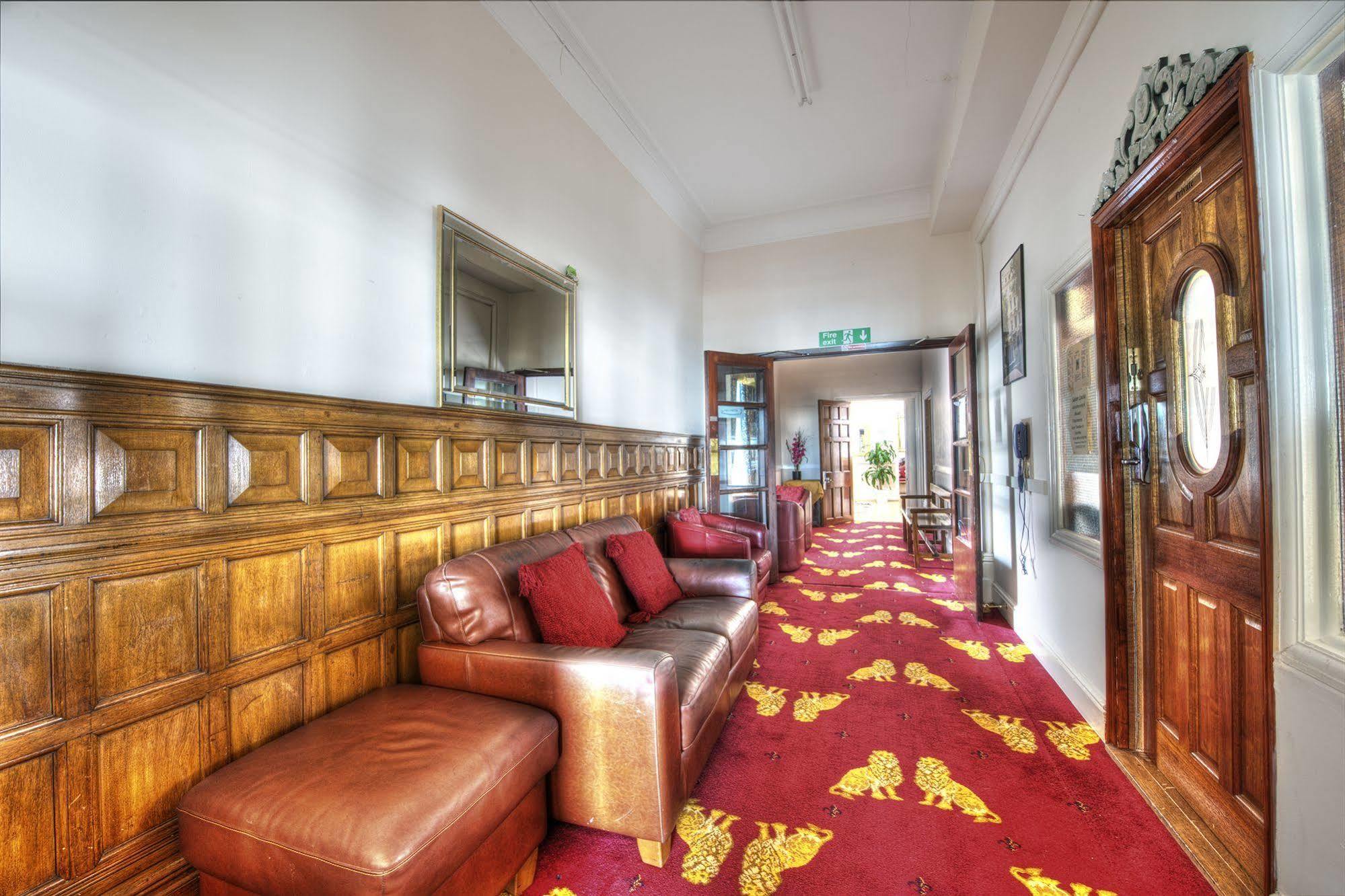 Albany Lions Hotel Истборн Екстериор снимка