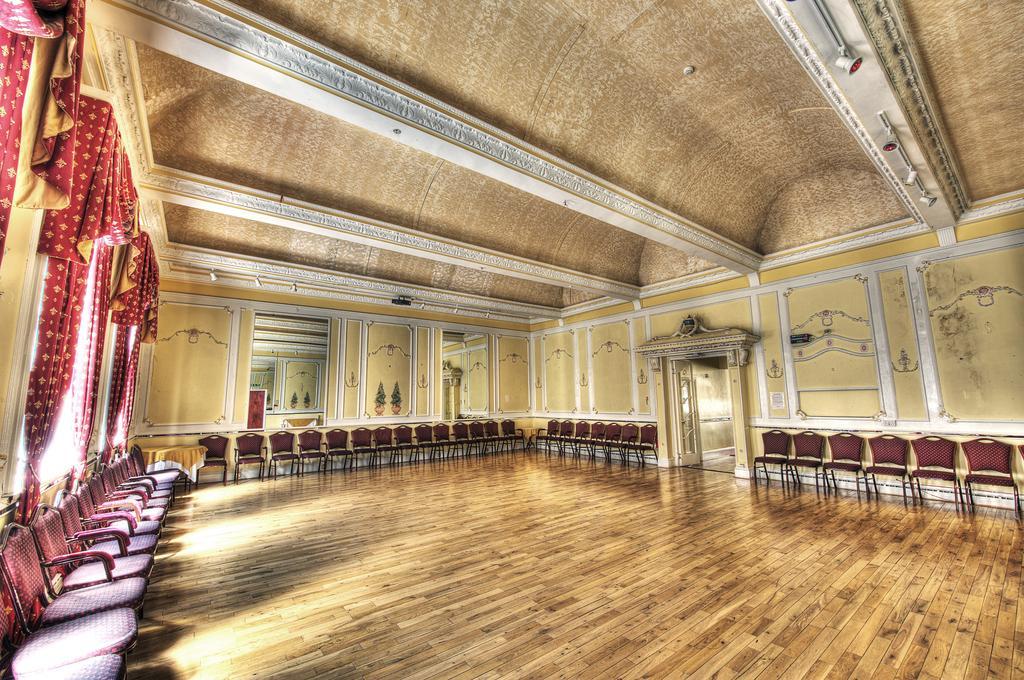 Albany Lions Hotel Истборн Екстериор снимка